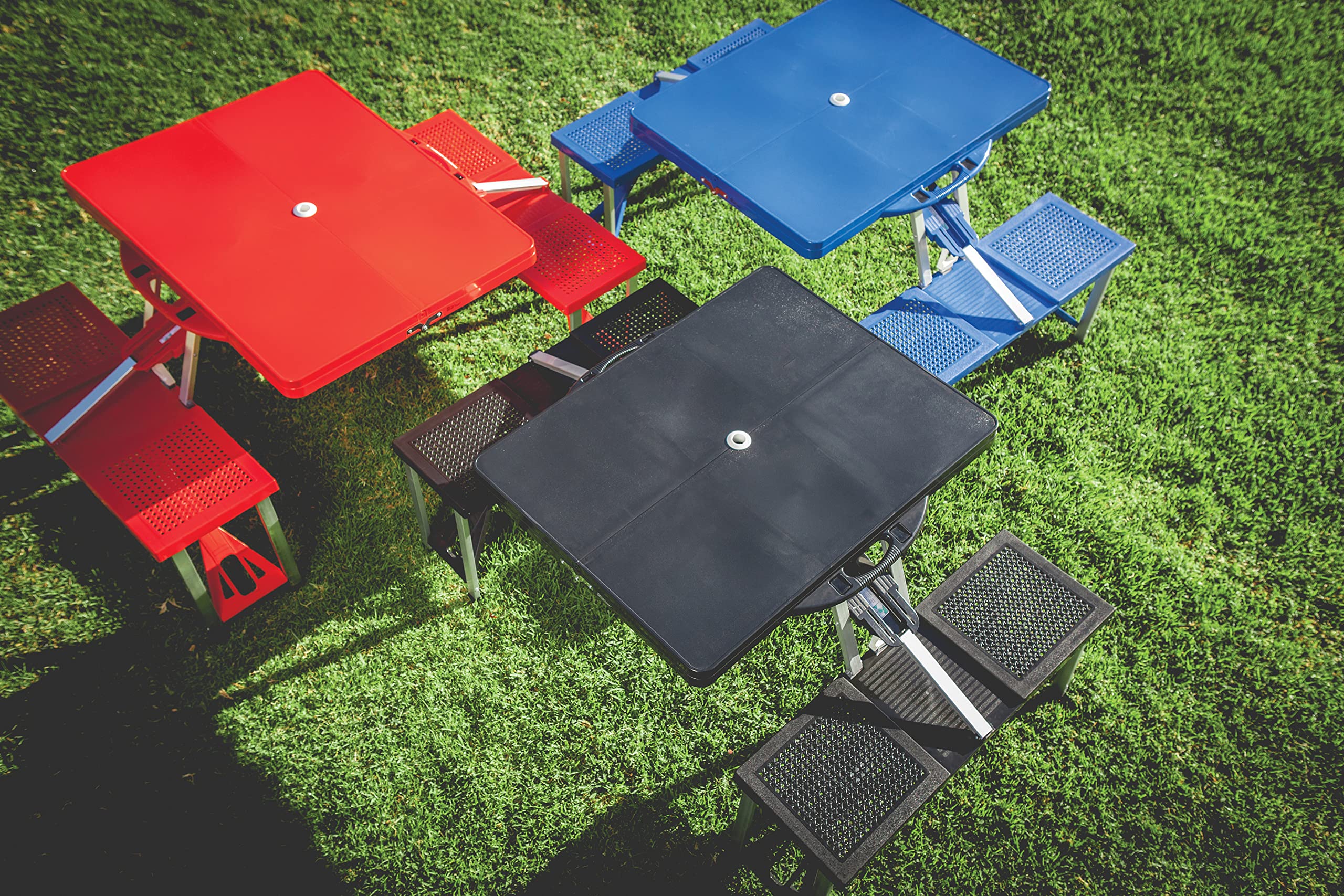 PICNIC TIME Oniva tabletop texture detail highlighting durable ABS surface