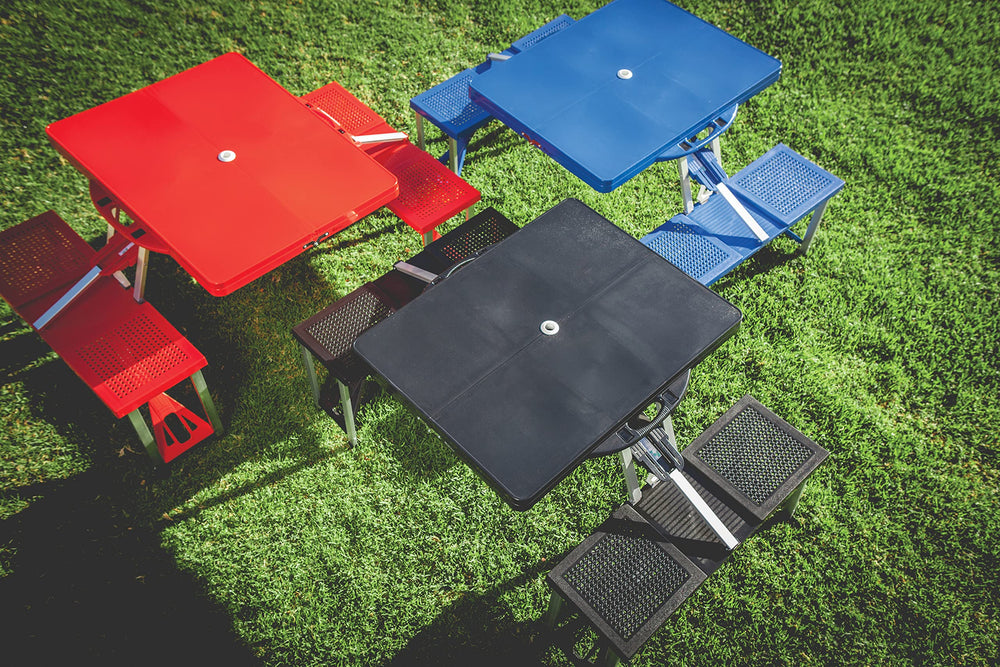 PICNIC TIME Oniva tabletop texture detail highlighting durable ABS surface