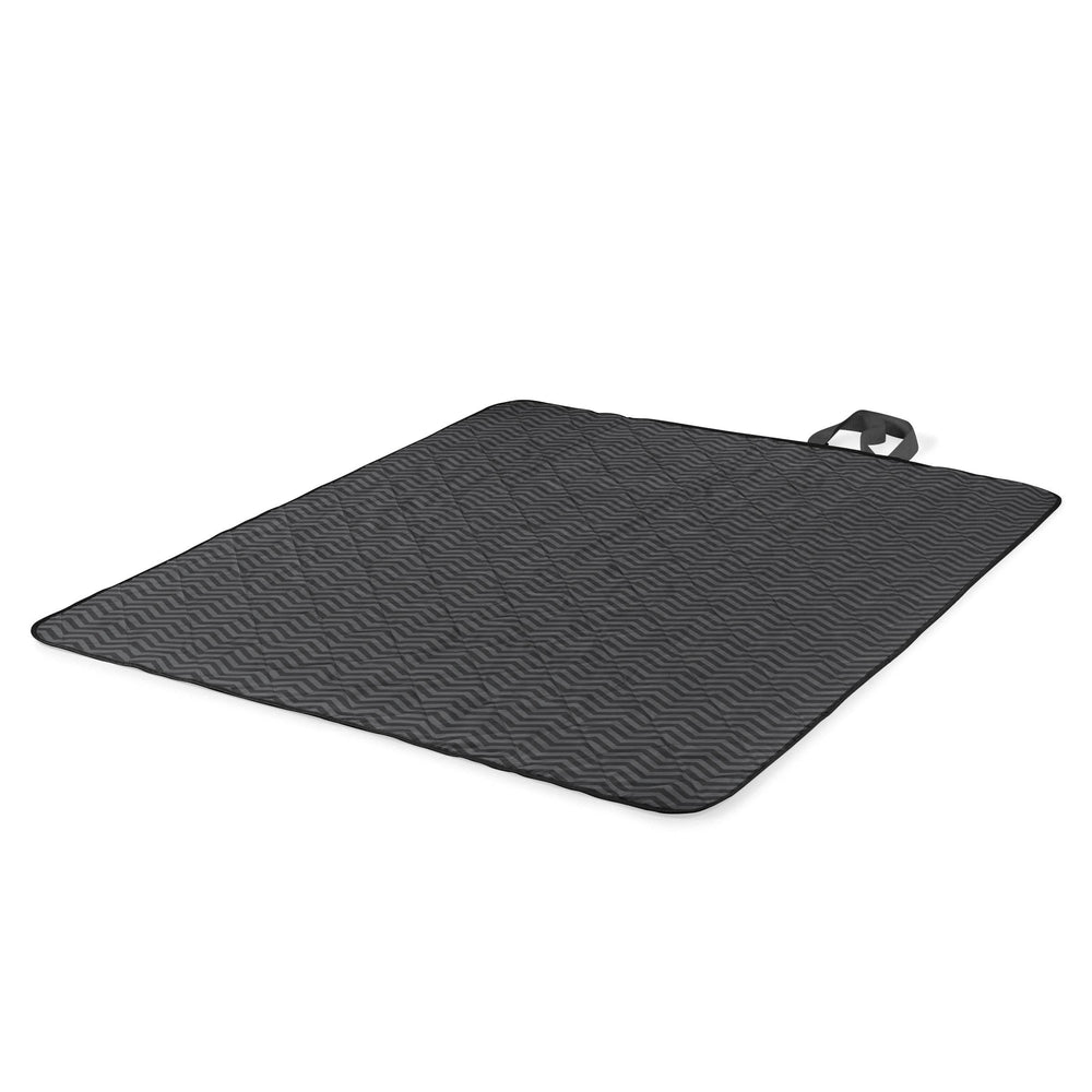 PICNIC TIME close-up of foam padding edge showing cushioning benefit ground comfort