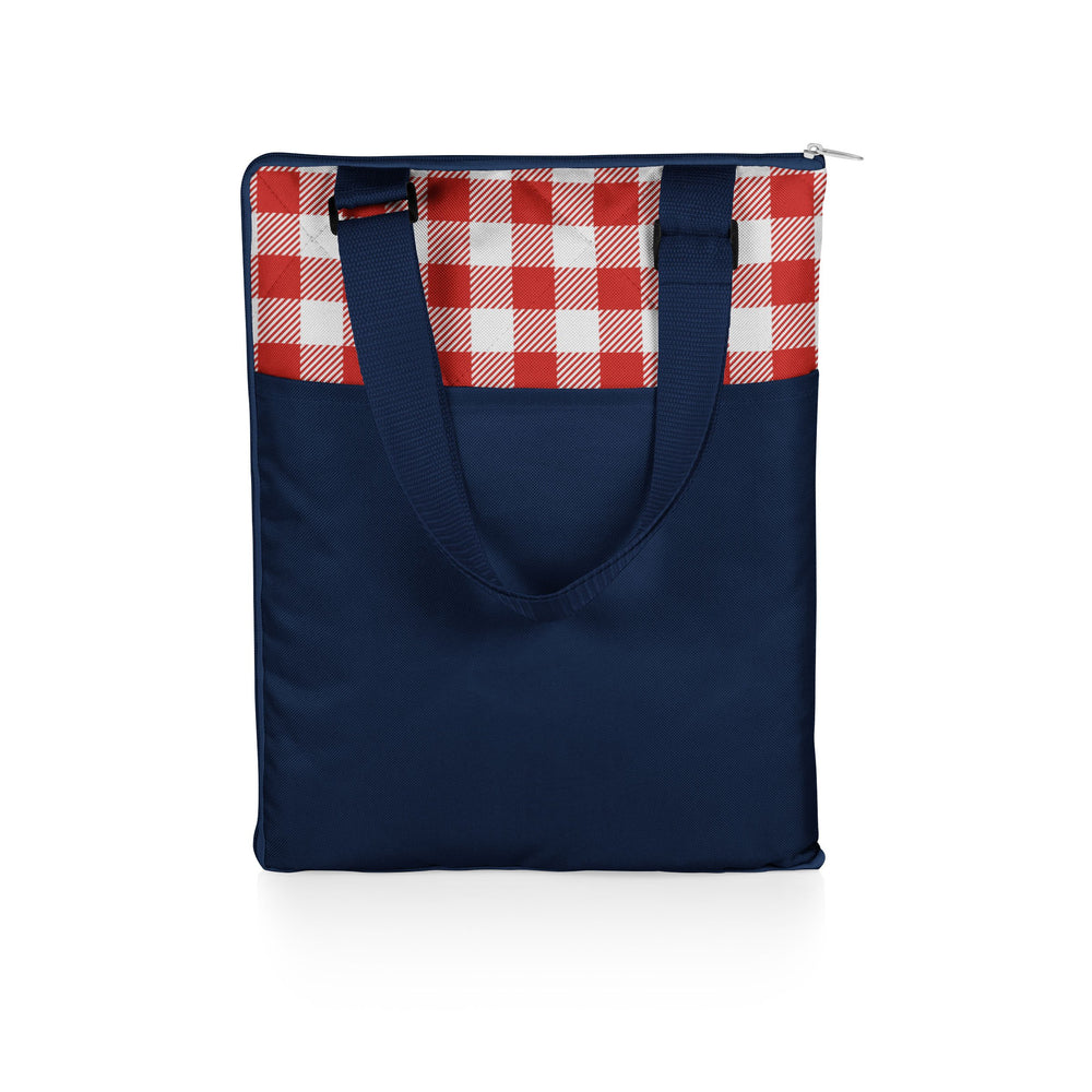 PICNIC TIME blanket in use on a beach giving roomy picnic space
