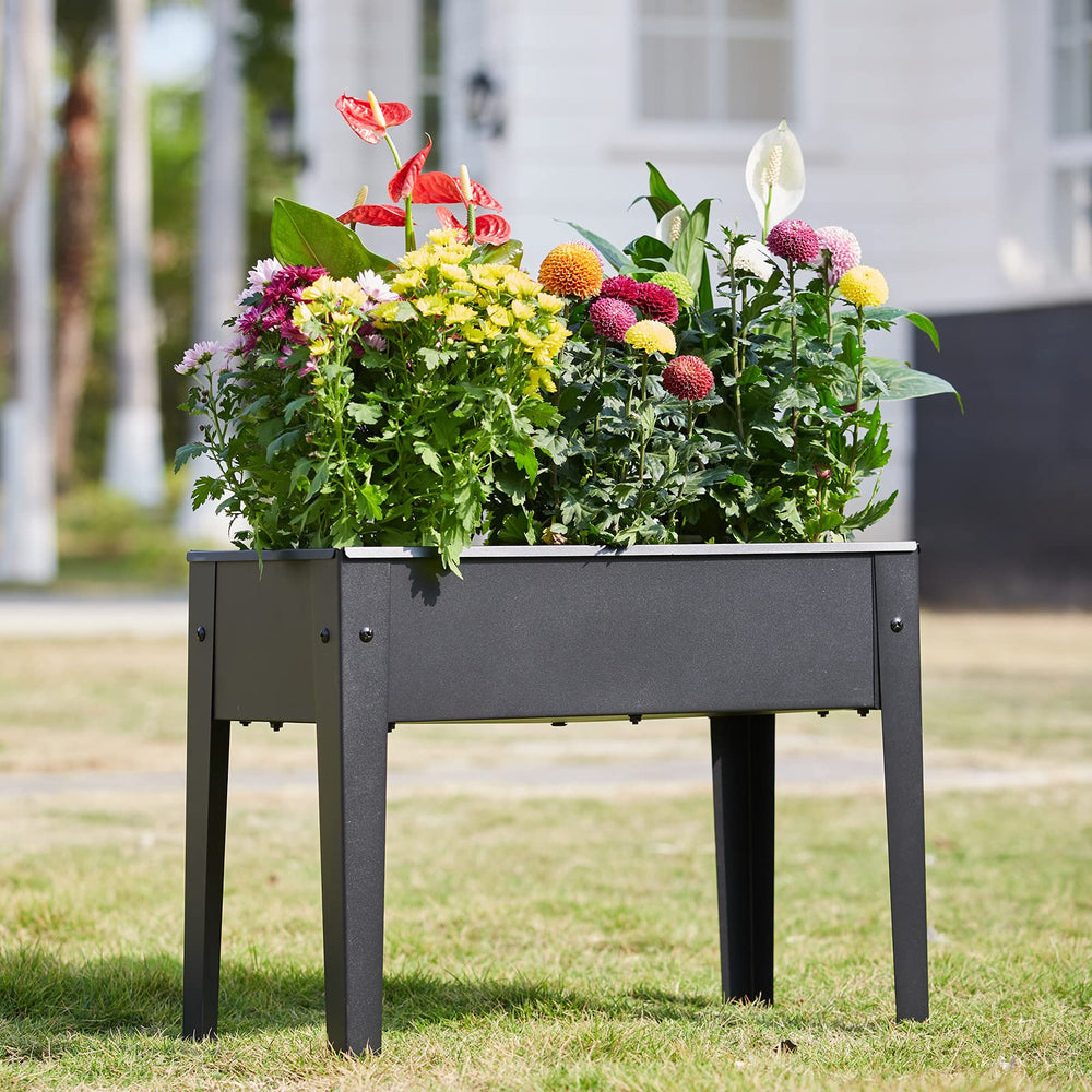 Piksedo planter in use with herbs and vegetables for easy harvesting