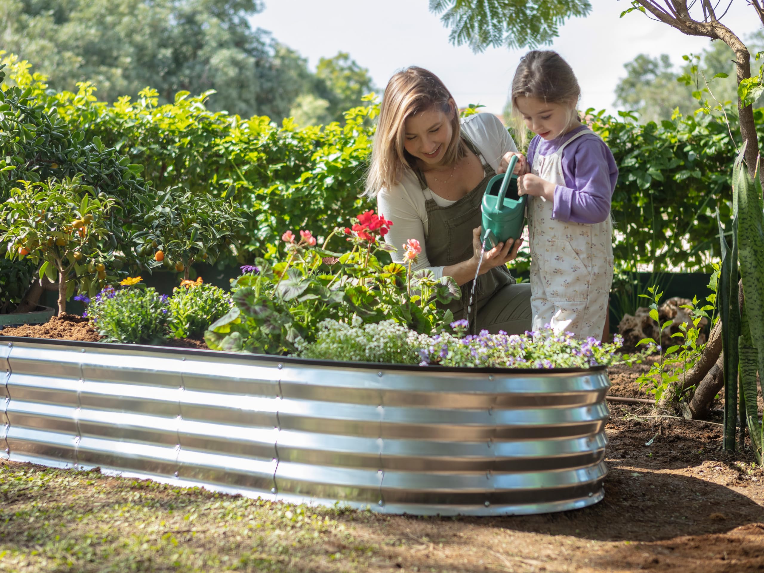 Plant & Plot boxed panels and instructions showing quick setup and included parts