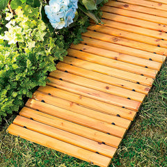 Plow & Hearth close-up of cedar planks showing texture and durable hardwood benefit