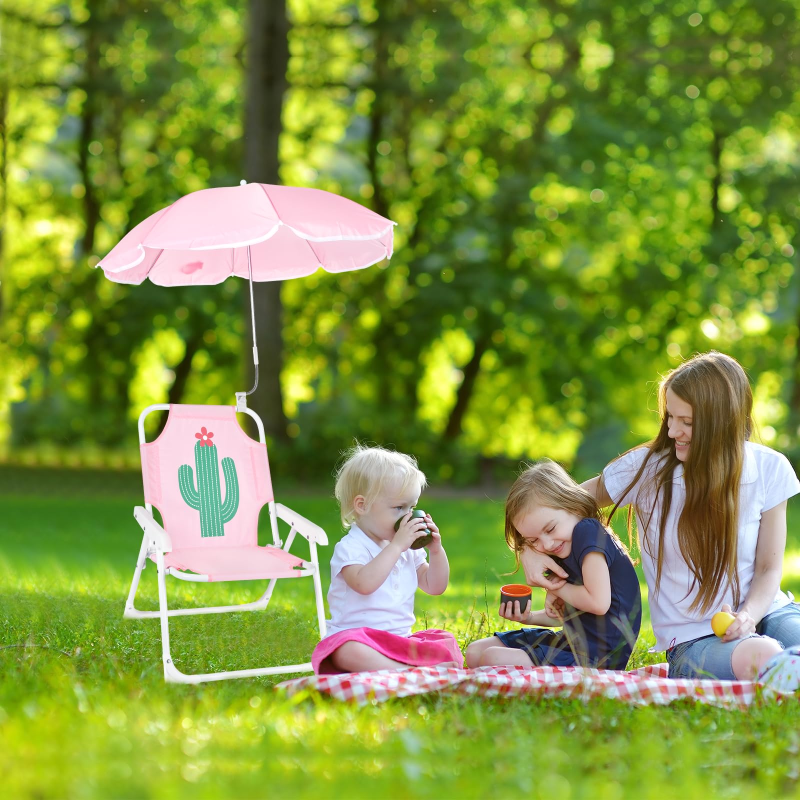 PLULON child sitting at beach showing comfort and sun protection