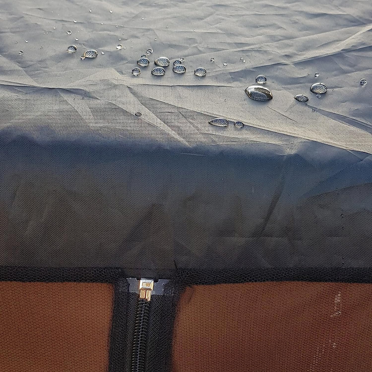 PLUSLEYSC folded compact in a carry bag for simple storage