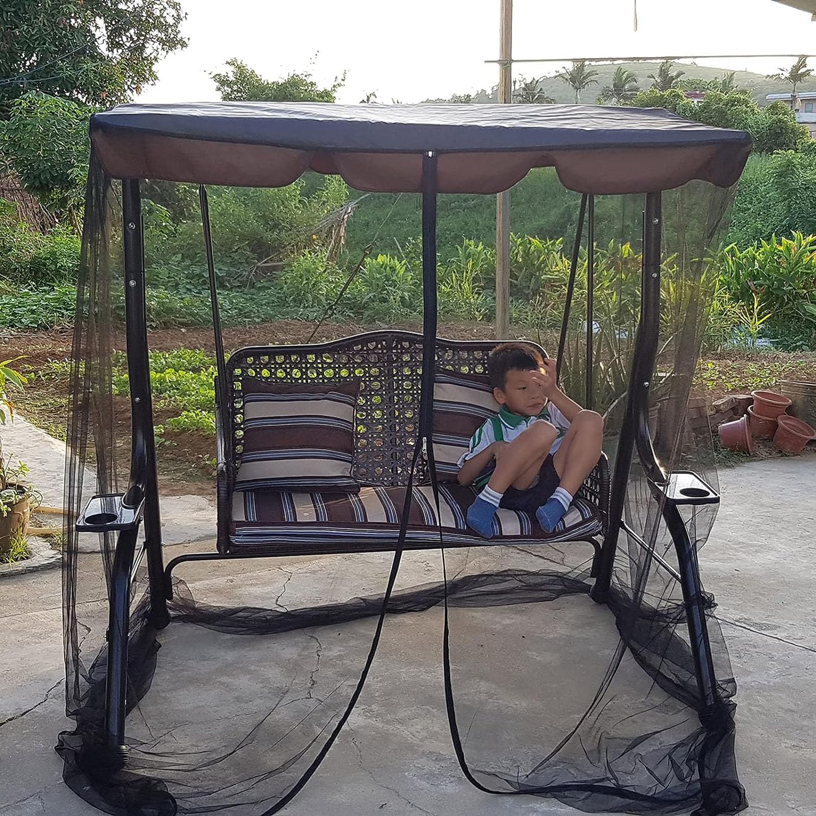 PLUSLEYSC net with person sitting showing true-to-scale coverage