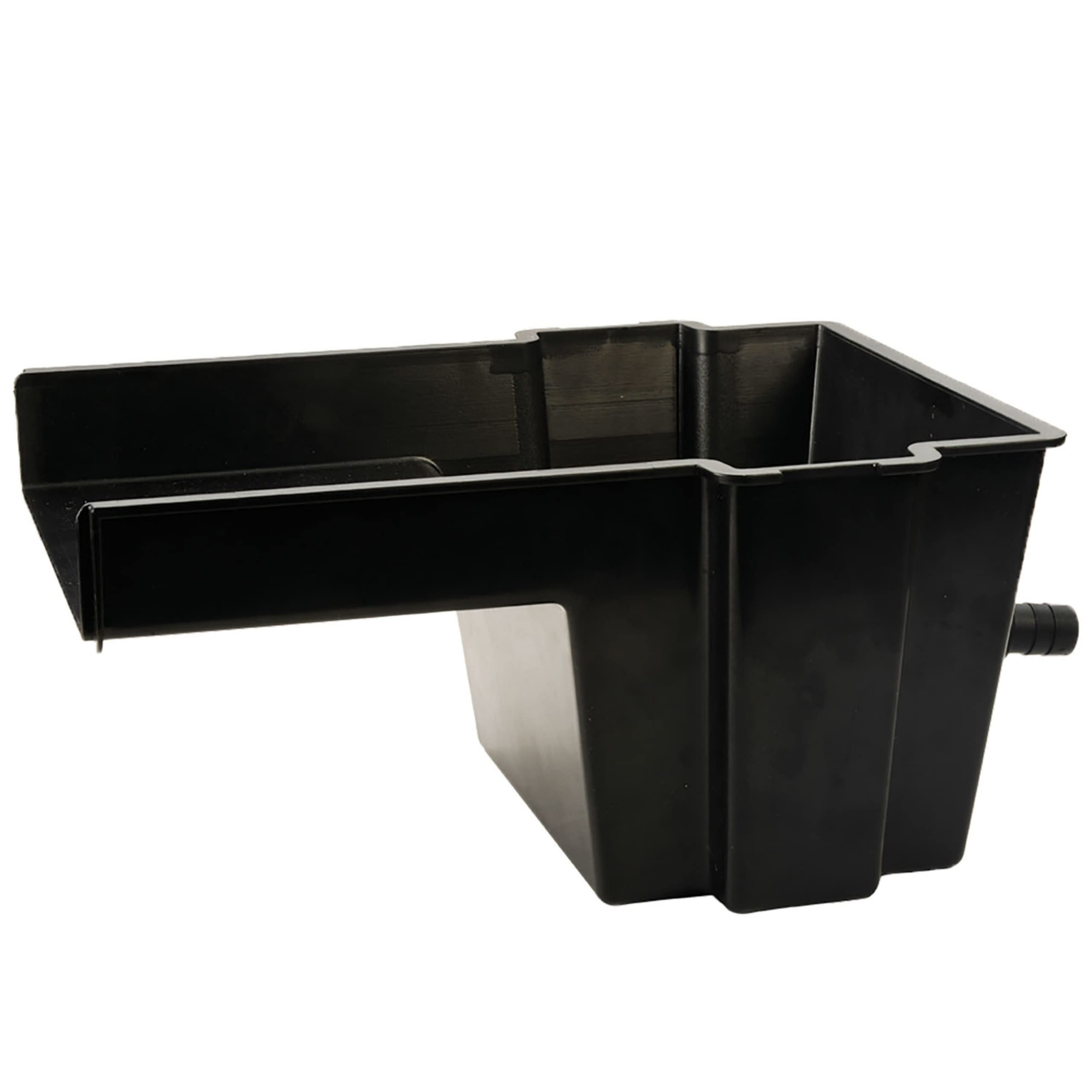 POND BOSS front view of spillway showing clean throat and even outlet for smooth flow