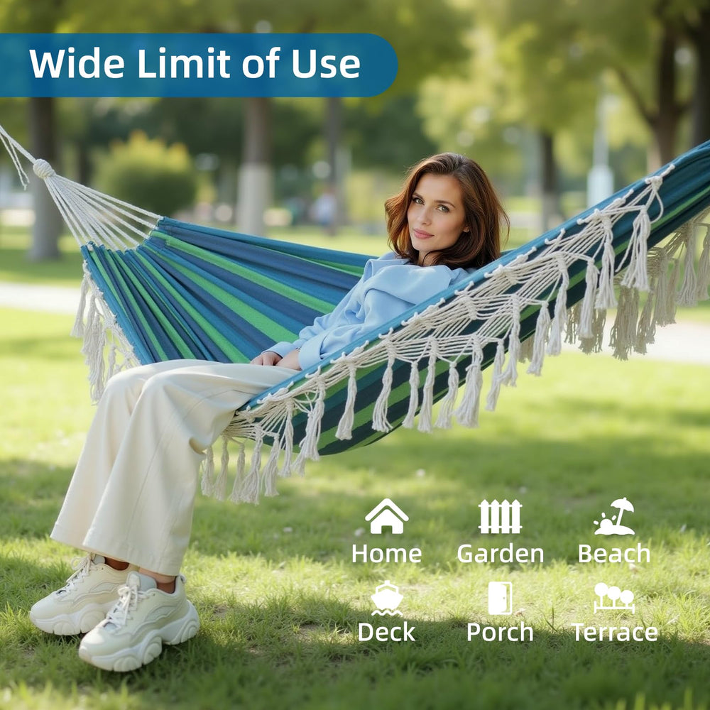 Posprica two people relaxing usage demonstrates roomy comfortable fit