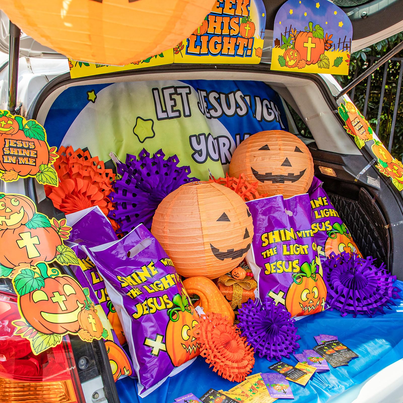 Preboun decorated car trunk lifestyle shot showcasing family-friendly display