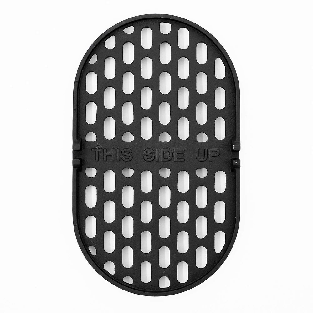 Primo cast iron grate close-up of surface and holes highlighting airflow and heat retention