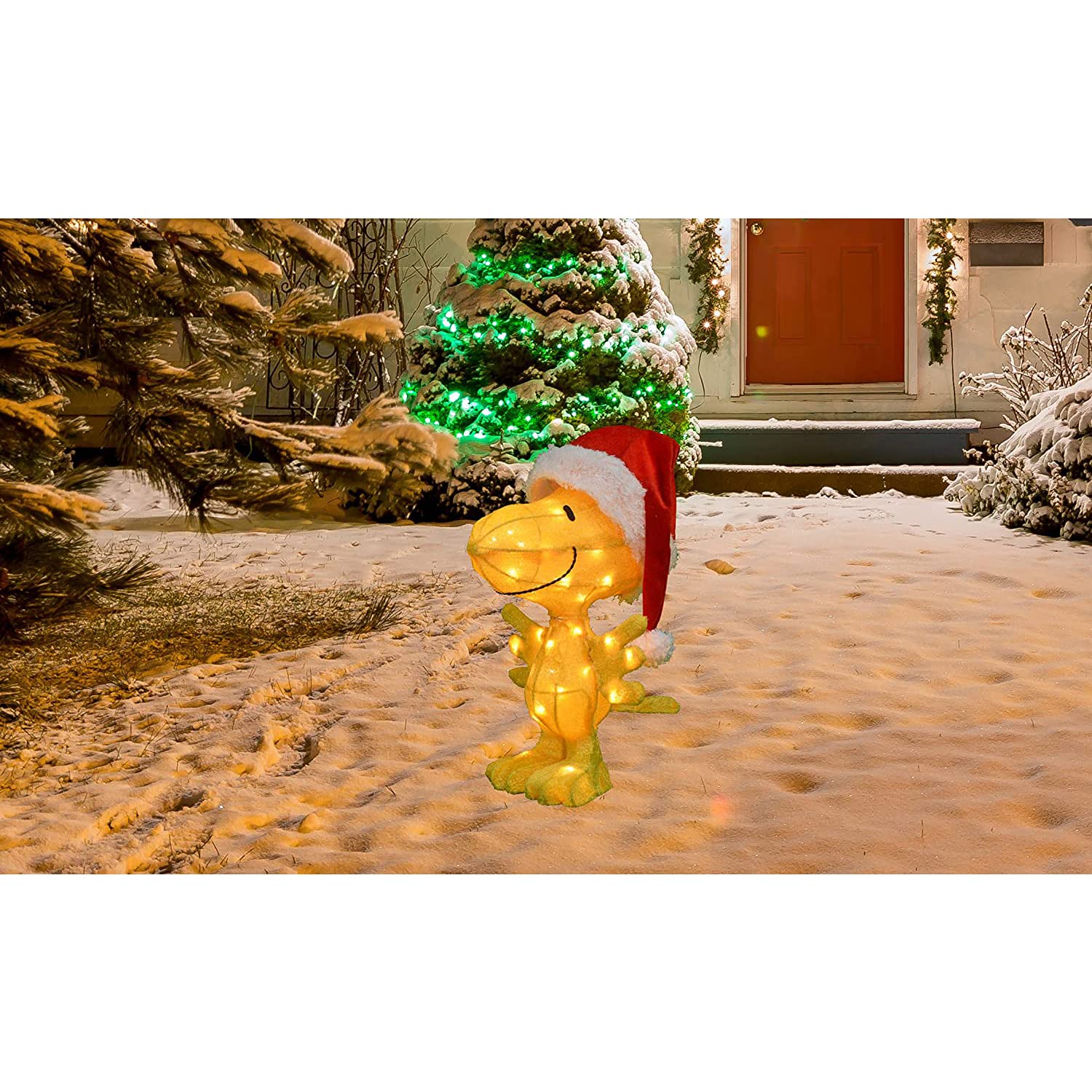 PRODUCTWORKS Woodstock illuminated at night displaying 35 clear mini lights and warm holiday glow