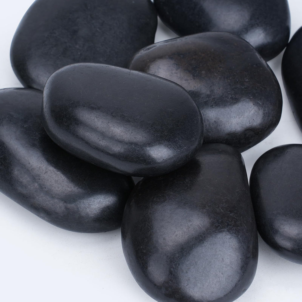 Pulovin front packaging showing 20 lbs bag and tidy black stones, enhances curb appeal