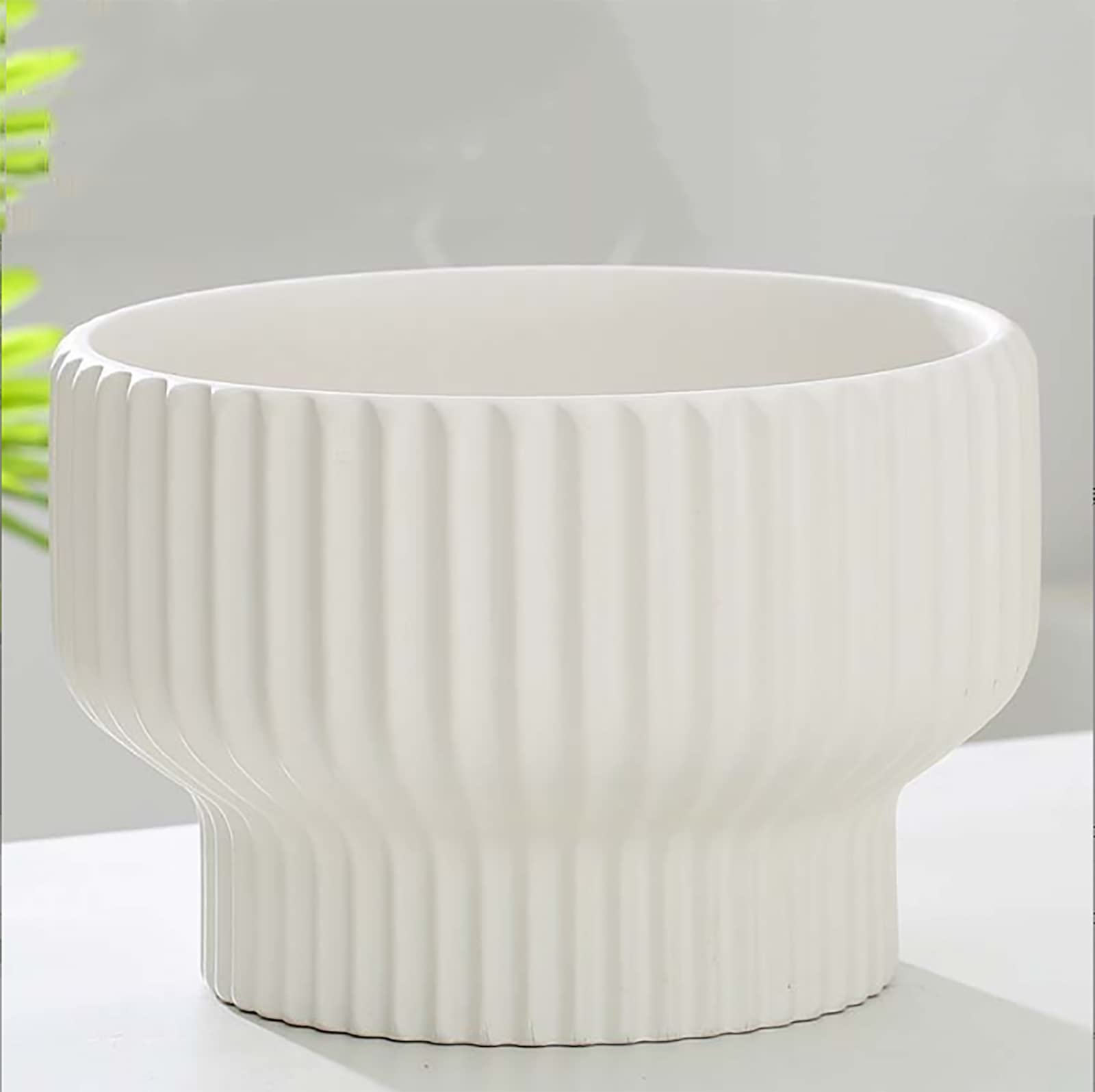 Puoyikt side profile comparing the 7.8 and 5.9 inch pots for size clarity
