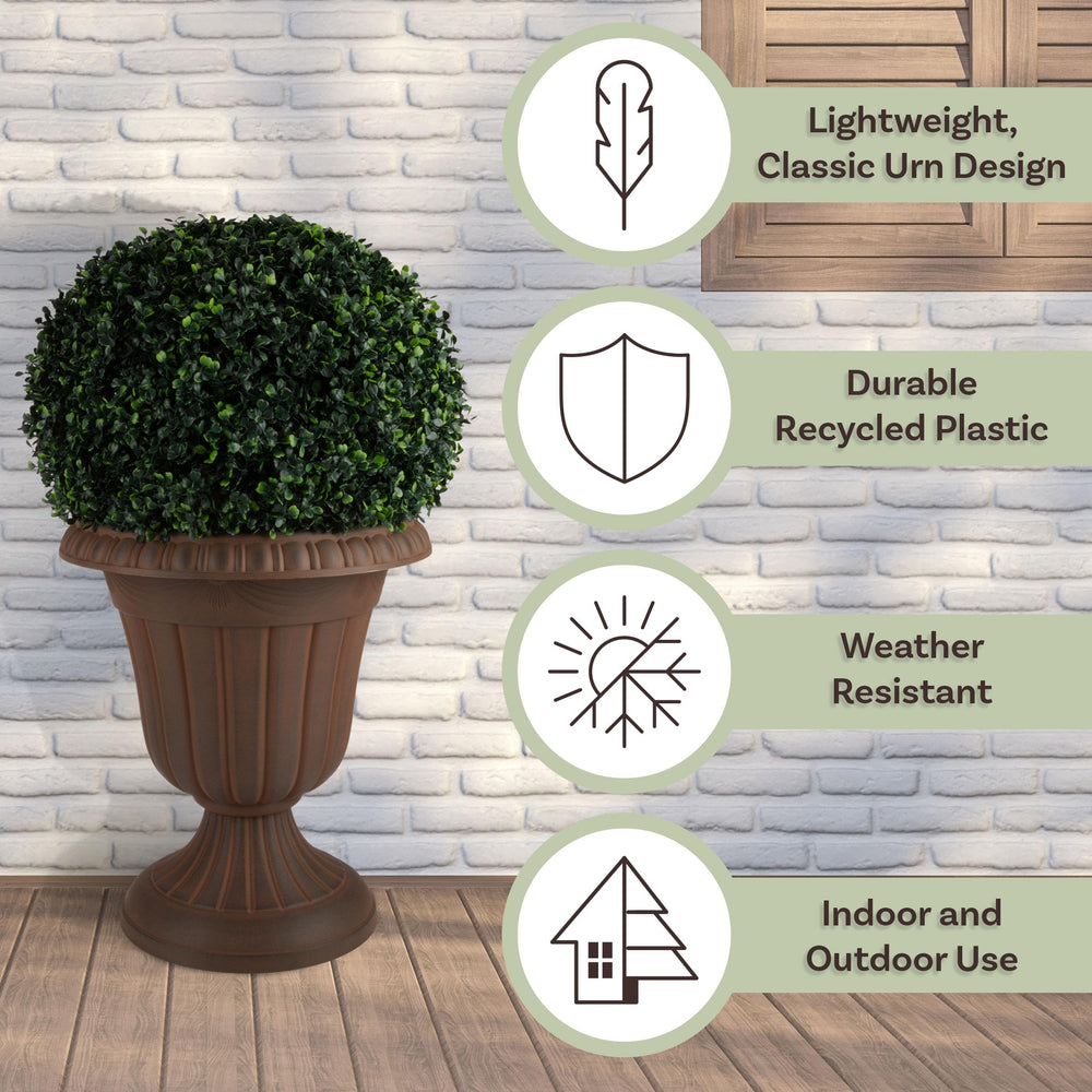 Pure Garden close-up of rim texture highlighting durable recycled polypropylene finish