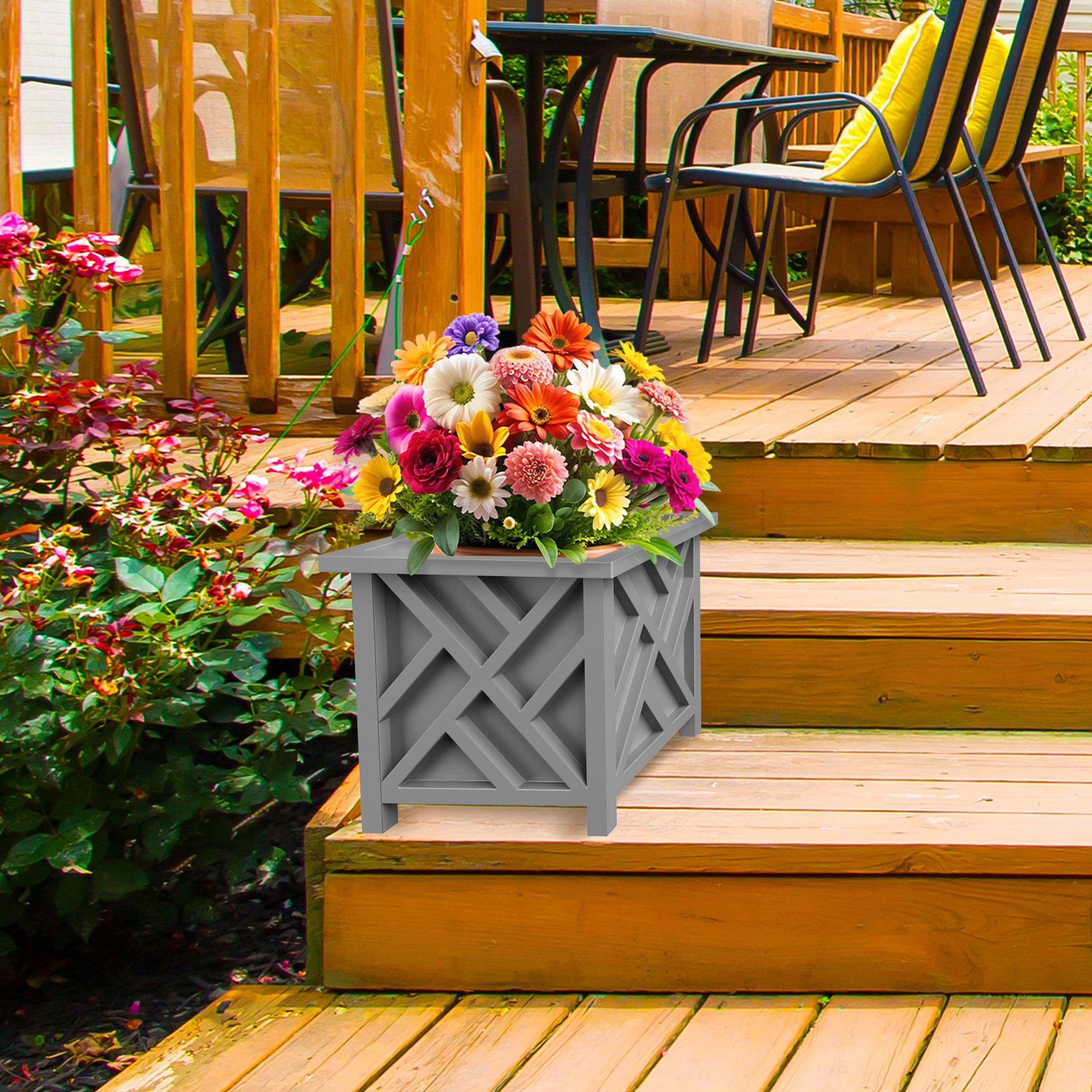 Pure Garden planter with nursery pot inside illustrating easy pot concealment
