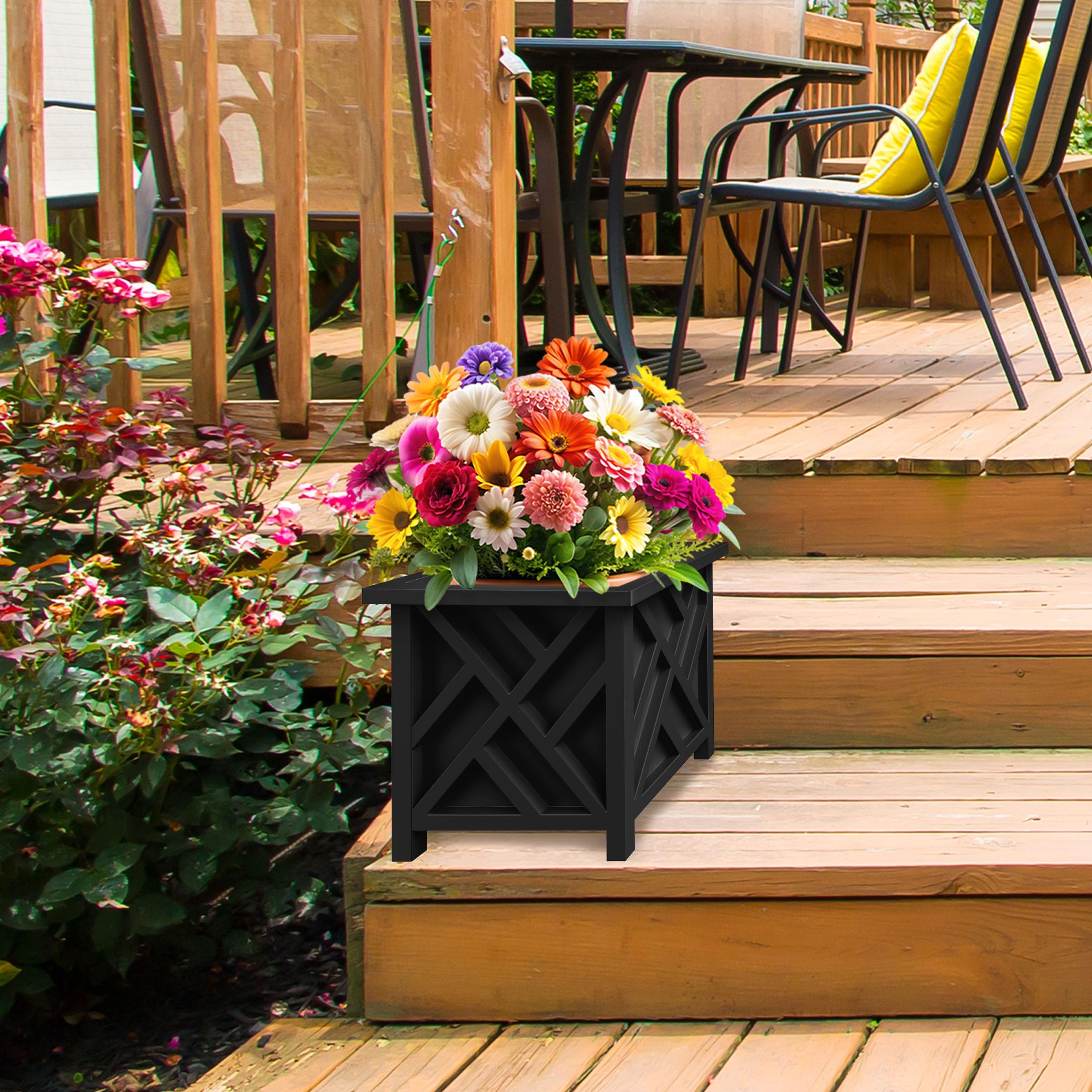 Pure Garden planter holding a nursery pot to conceal and beautify plants