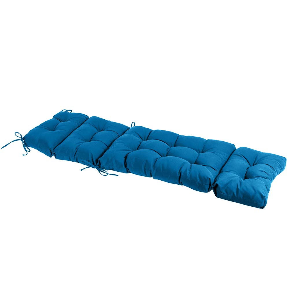 QILLOWAY cushion in use poolside highlighting comfort and weather resistance