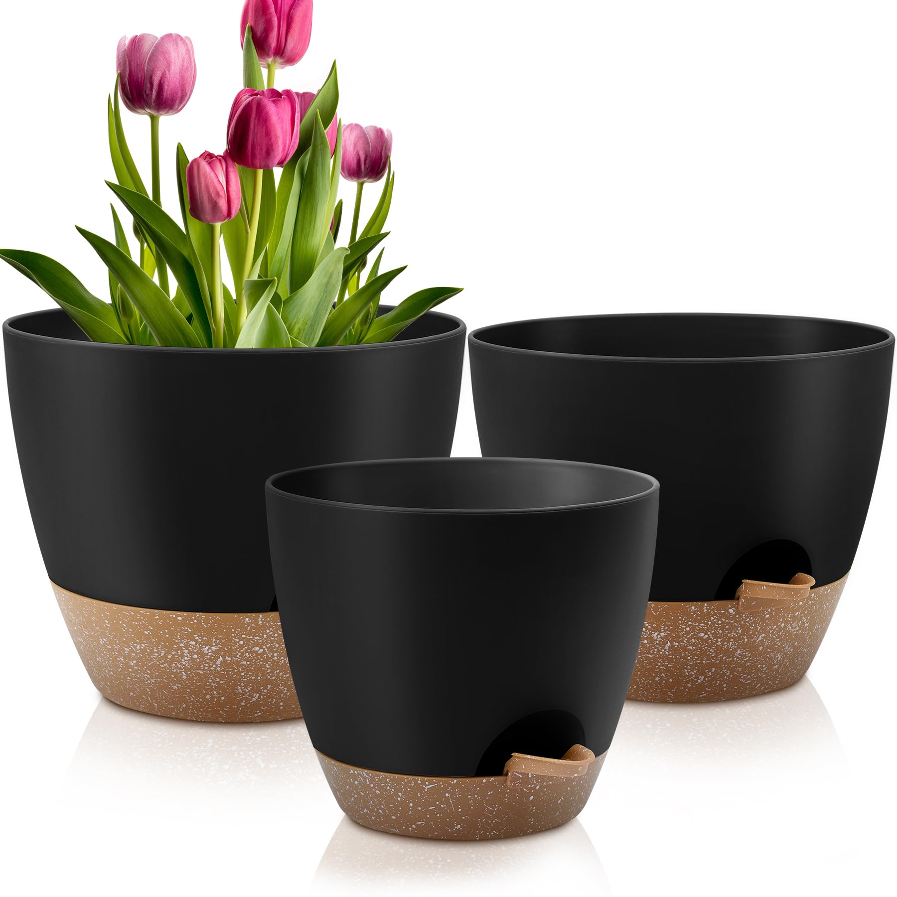QRRICA front view of three planters showing sizes and saucers for versatile display