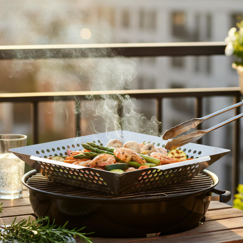 QUANSHANGJU baskets on charcoal grill in use delivering even sear and airflow