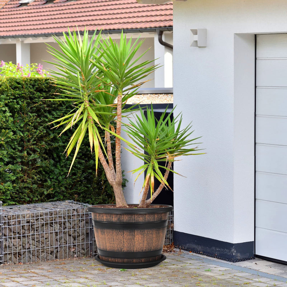 Quarut four-planter group on balcony showing cohesive display and space optimization