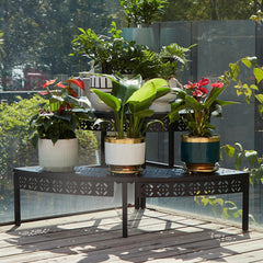 Qusimi close-up of square-hole shelf highlighting drainage and sturdy support benefit
