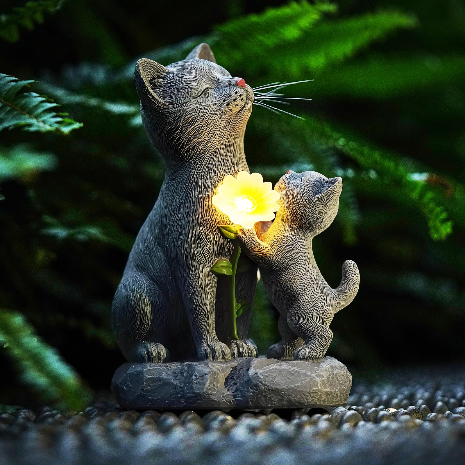 QZFFZQ mother and kitten statue front view adds charm to patio