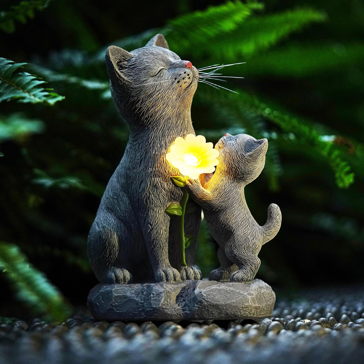 QZFFZQ mother and kitten statue front view adds charm to patio