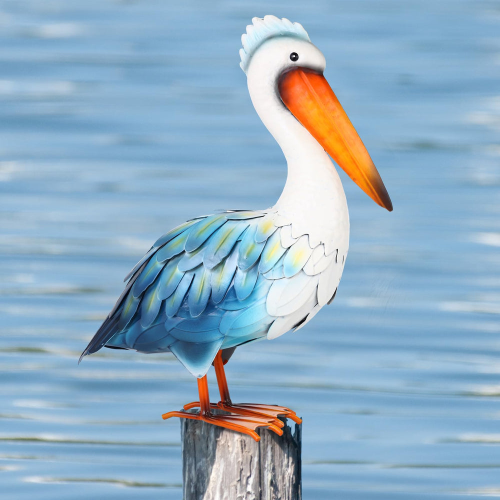 Ratuor pelican statue front view showing coastal charm and durable design