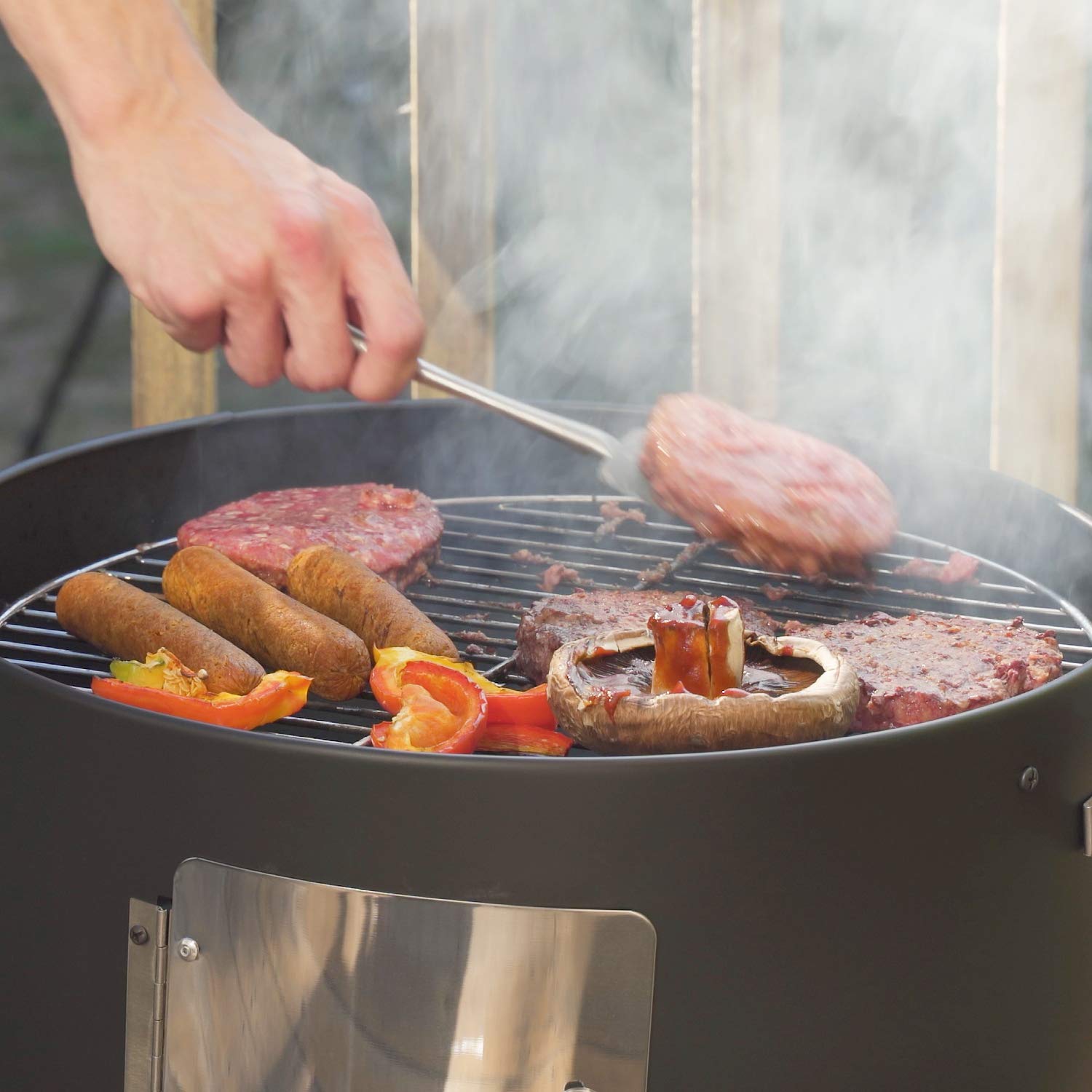Realcook close-up thermometer and adjustable vents for precise temperature control