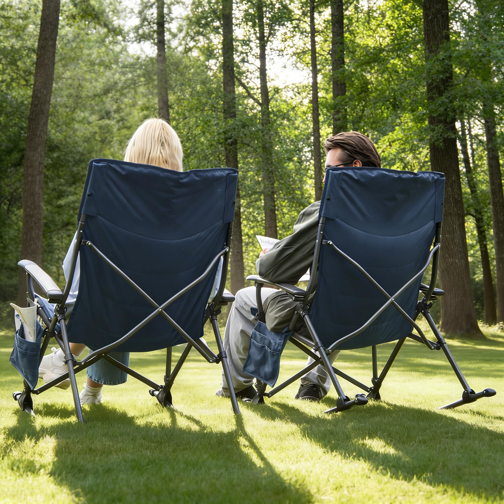 RELAX FIELD cup holder and side pocket keeping drinks and essentials handy
