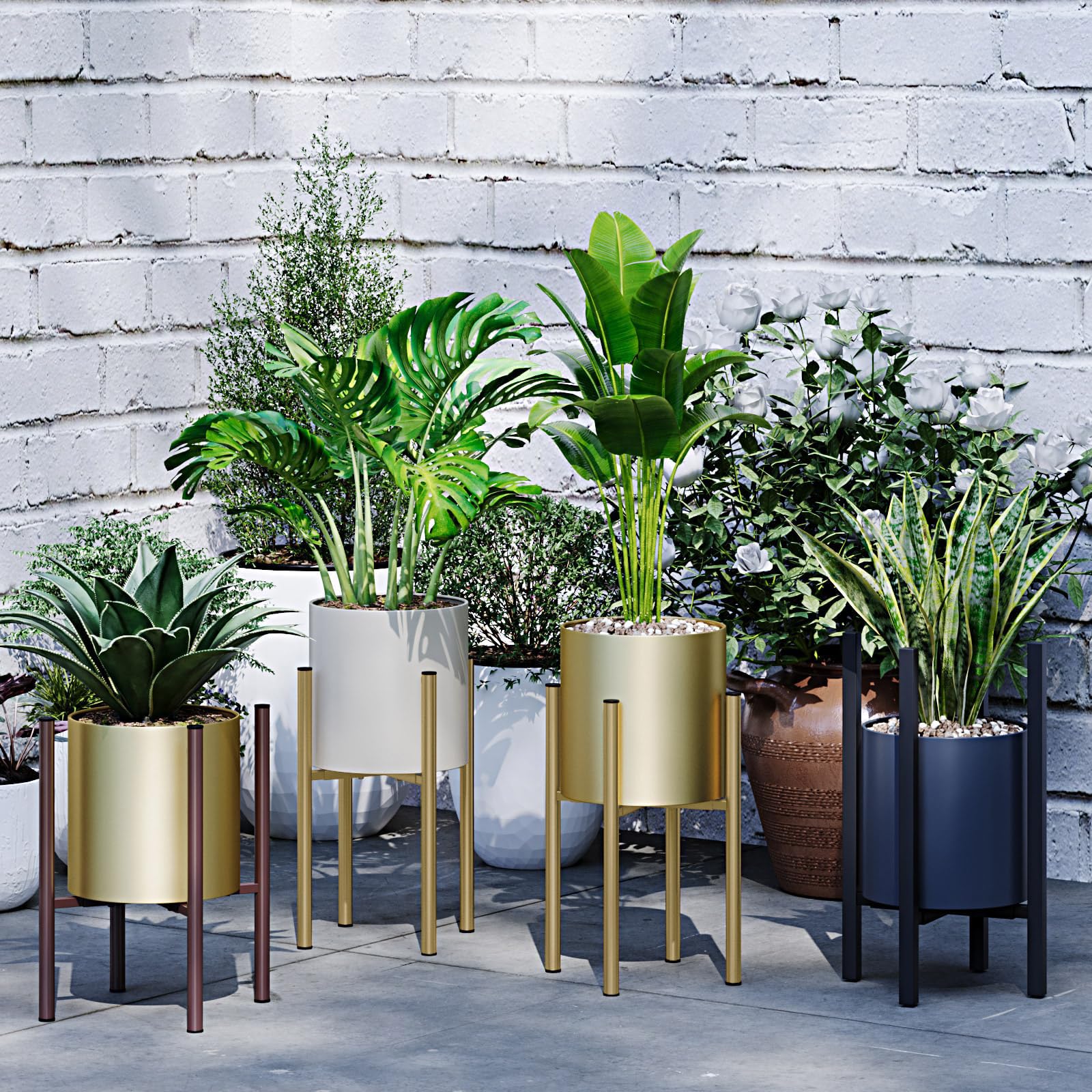 Rioneta gold stand supporting a heavy pot demonstrating the 160 lb weight capacity
