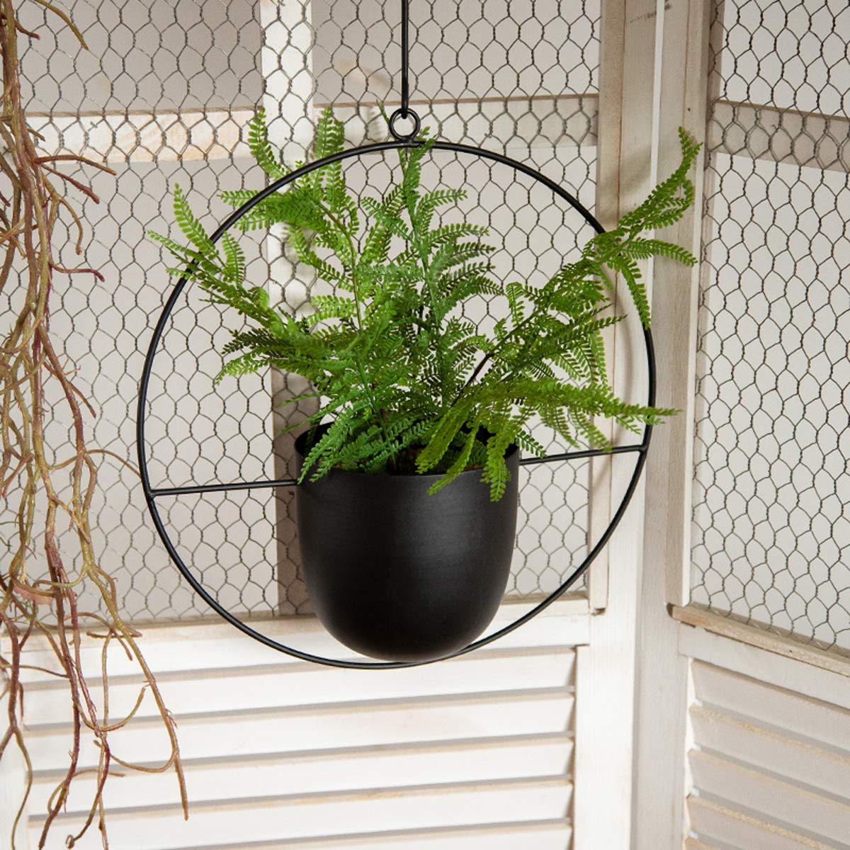 RISEON side profile with hook highlighting hanging bar length and secure connection