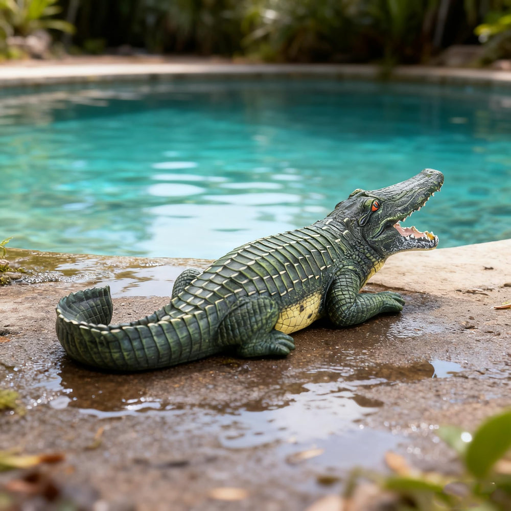 RKGOMDMU crocodile profile with open jaw emphasizing striking teeth and expression