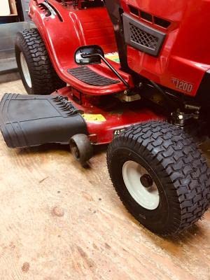 Rocky Mountain Goods close-up of turf saver tread and 3" hub, improved lawn protection
