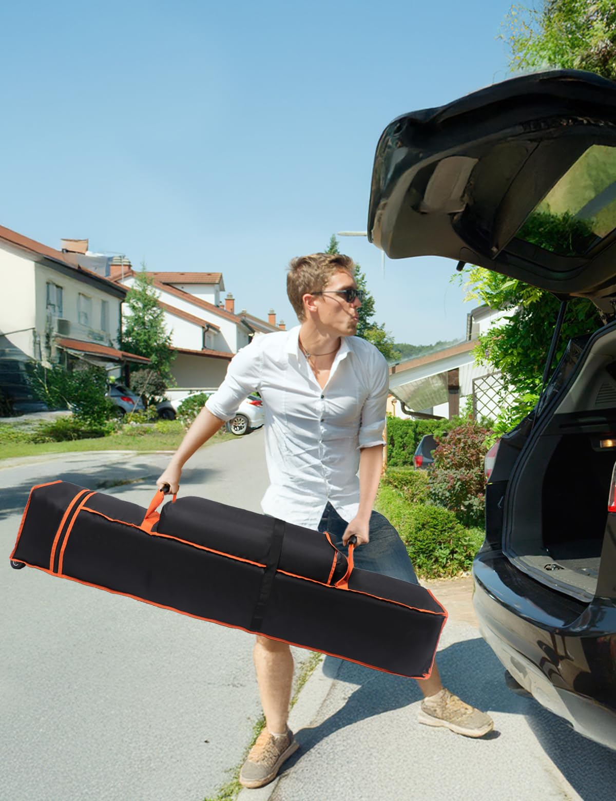 Roetelo bag in use at an outdoor event demonstrating smooth rolling mobility
