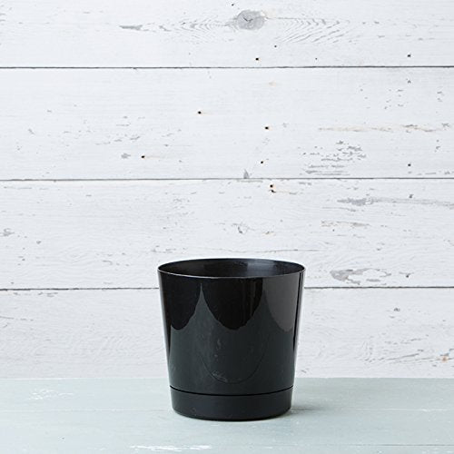 Root & Vessel pot tray detail showing snap-on tray protecting surfaces reliably