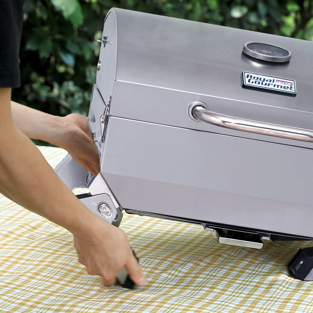 Royal Gourmet close-up of U-shaped burner for even heat and fast preheat benefit