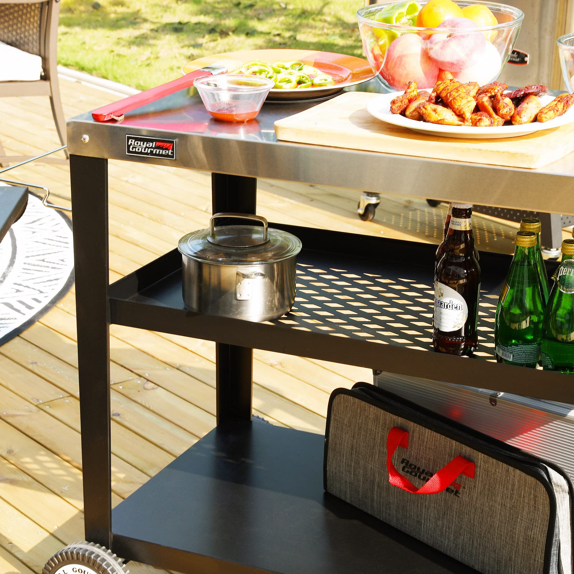 Royal Gourmet side profile highlighting streamlined frame that blends with setups