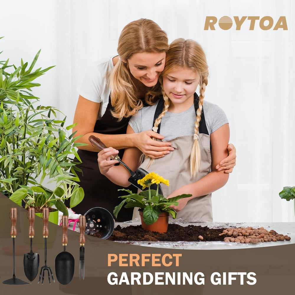 roytoa weeder tip close-up showing sharp point for extracting deep roots
