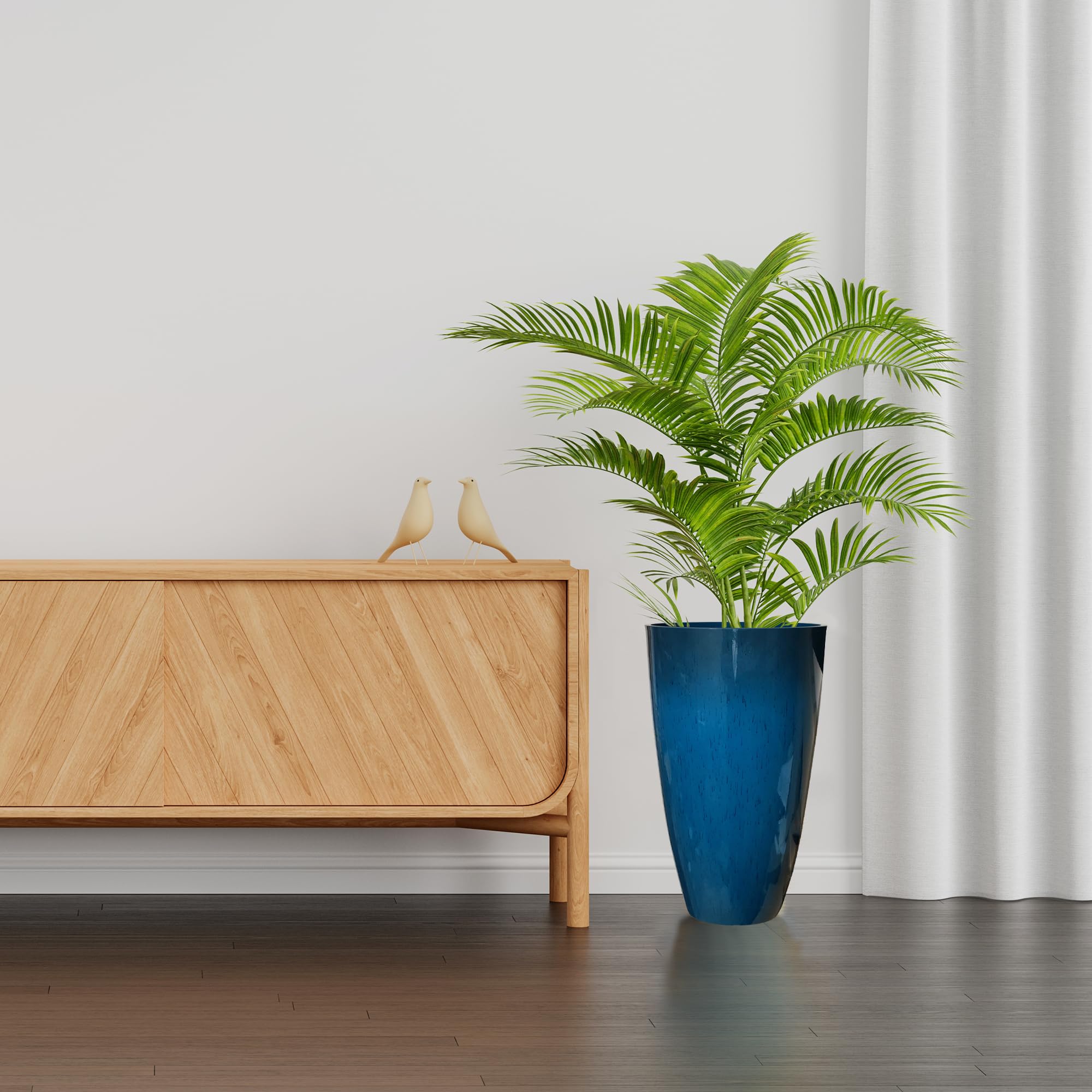 RUBBER BOND planter on balcony showing weather resistance and outdoor durability