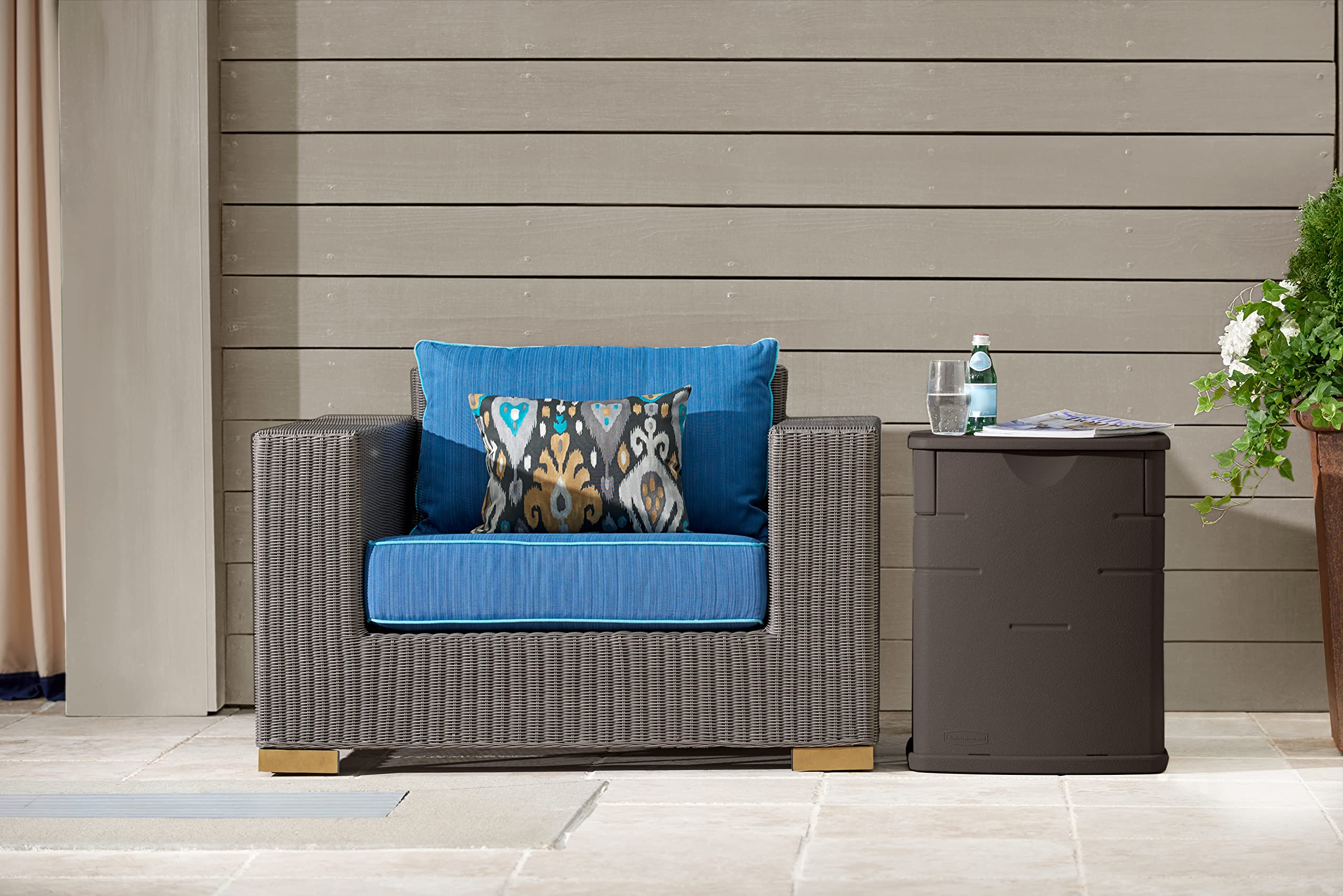 Rubbermaid deck box lid close-up showing water-resistant design and easy access