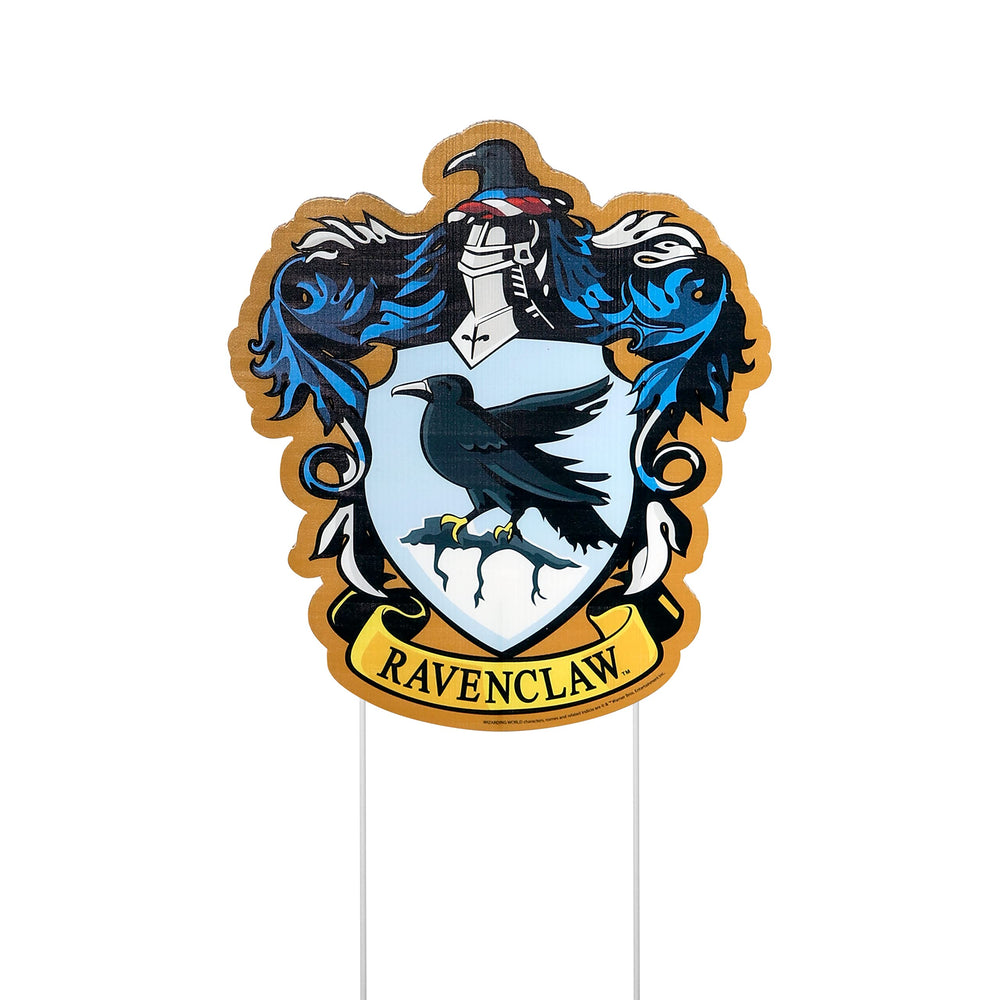 Rubies Gryffindor crest detail highlighting bold colors and durable corrugated plastic