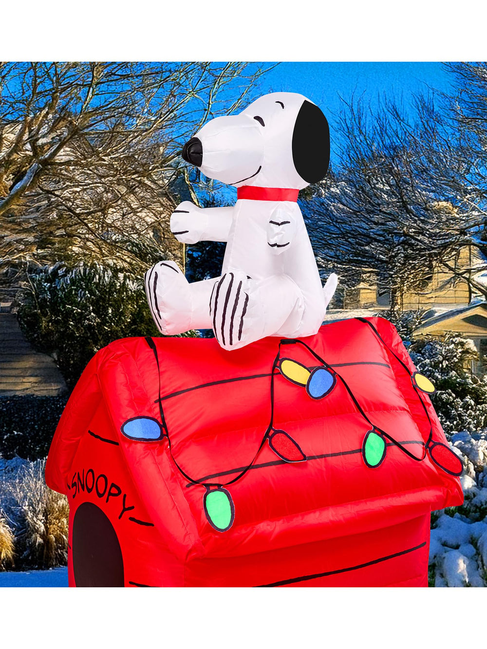 Rubies Snoopy size comparison with lawn chair illustrating compact footprint