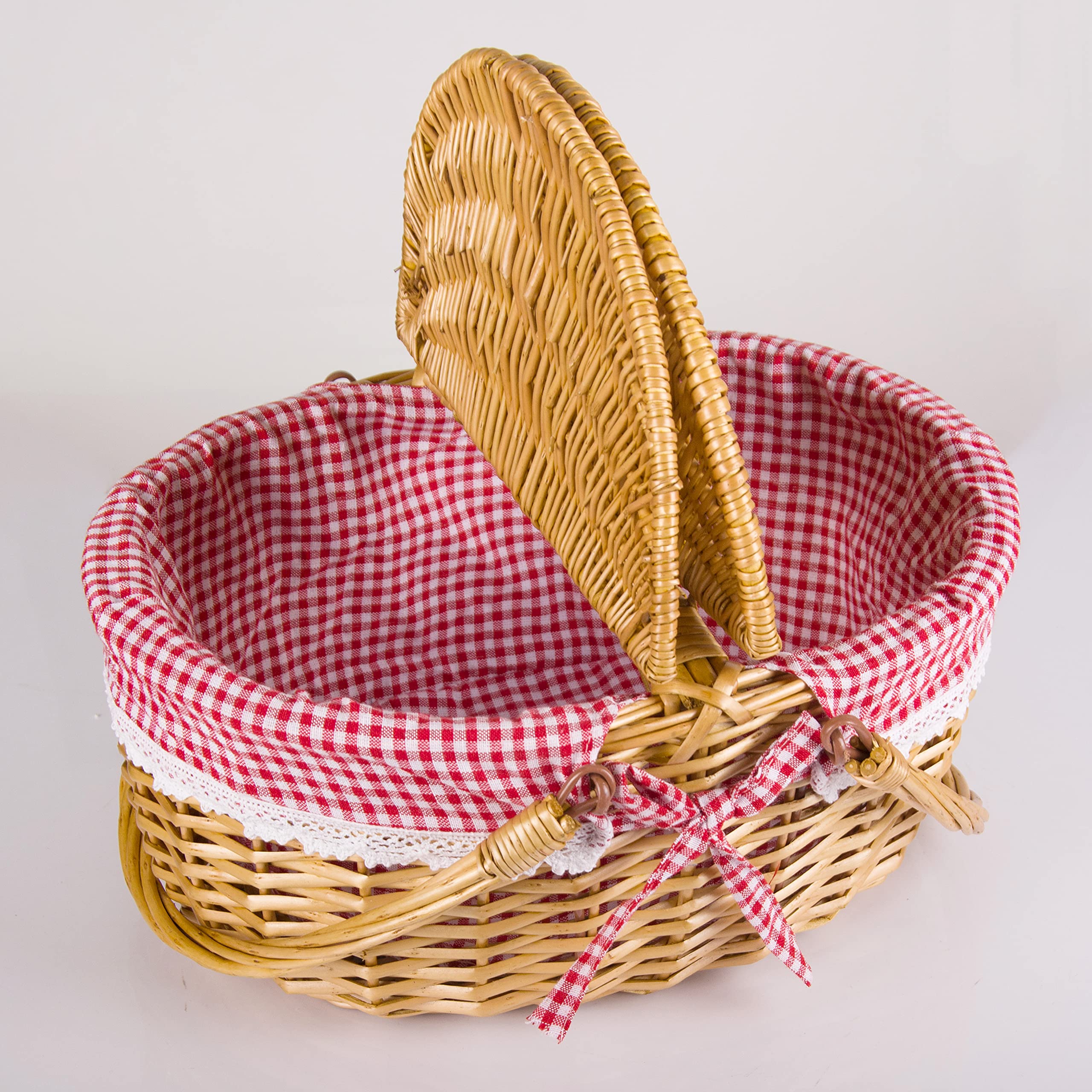 RURALITY open basket filled with snacks and bottle for easy outdoor serving