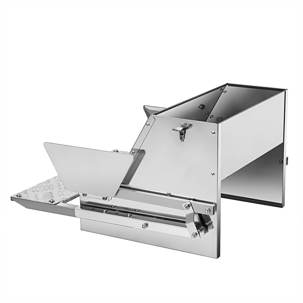 RYFT close-up of locking lid to keep feed dry and secure from pests