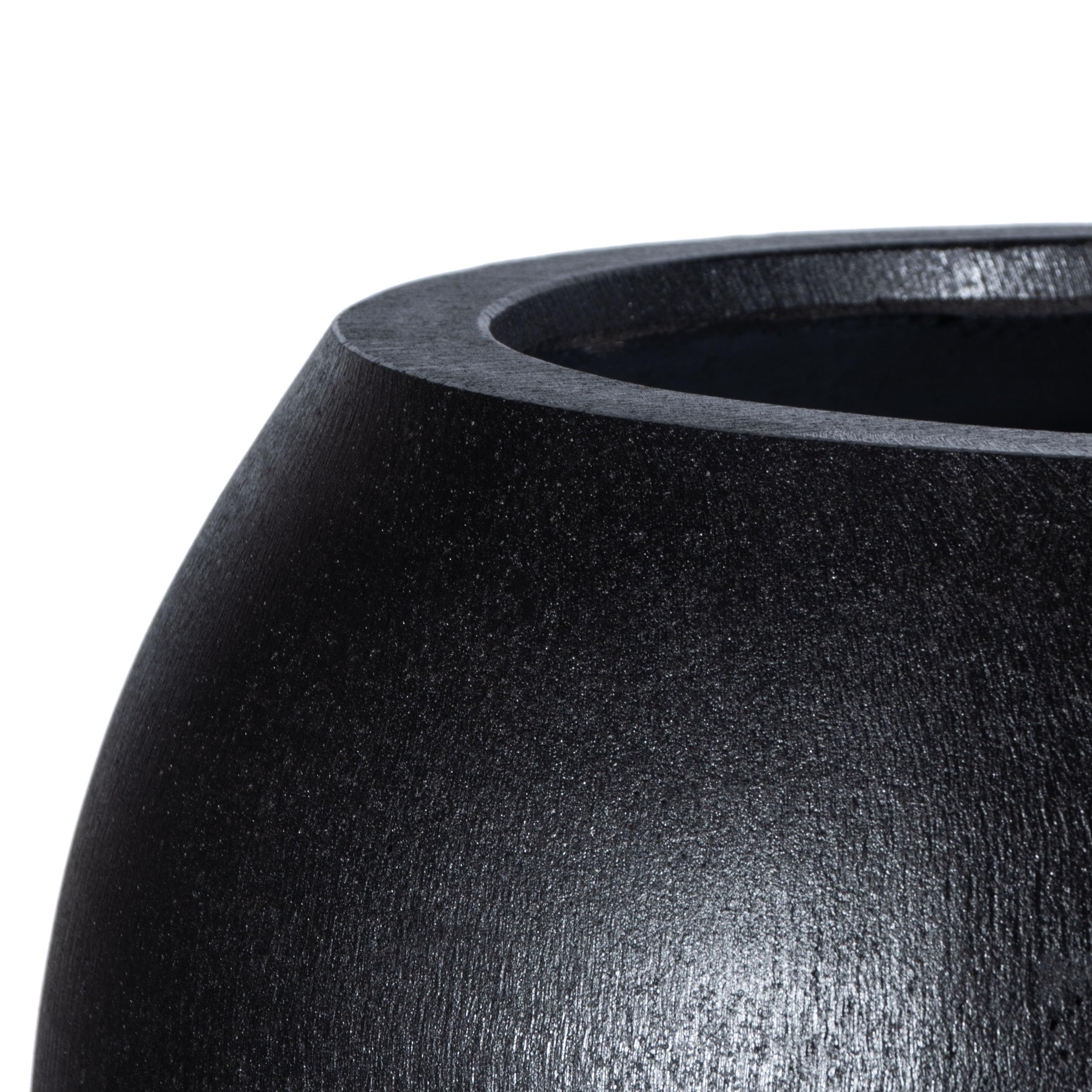 SAFAVIEH Kenslia label and finish close-up highlighting quality and color consistency