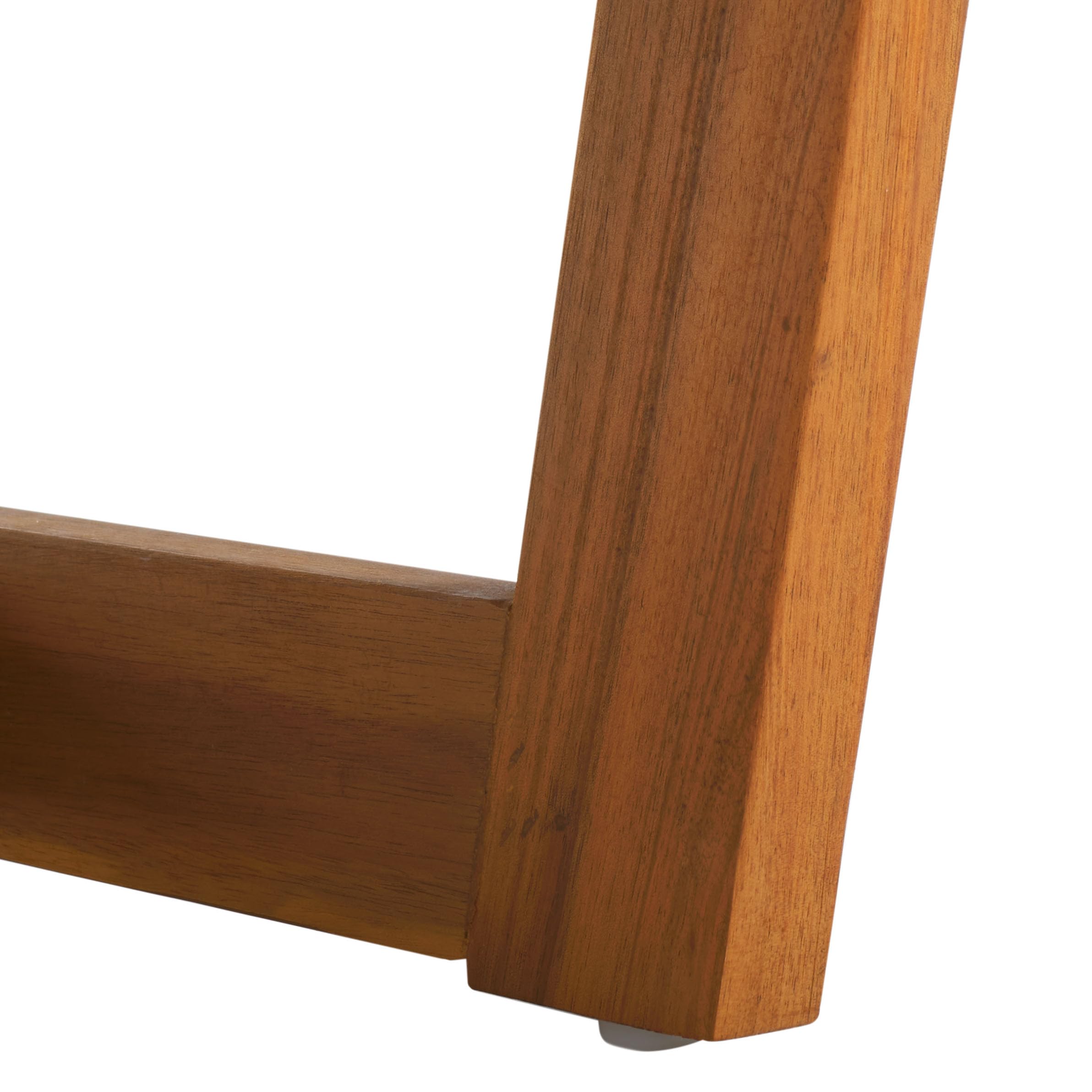 SAFAVIEH Lynn wood grain detail emphasizing natural character and appeal