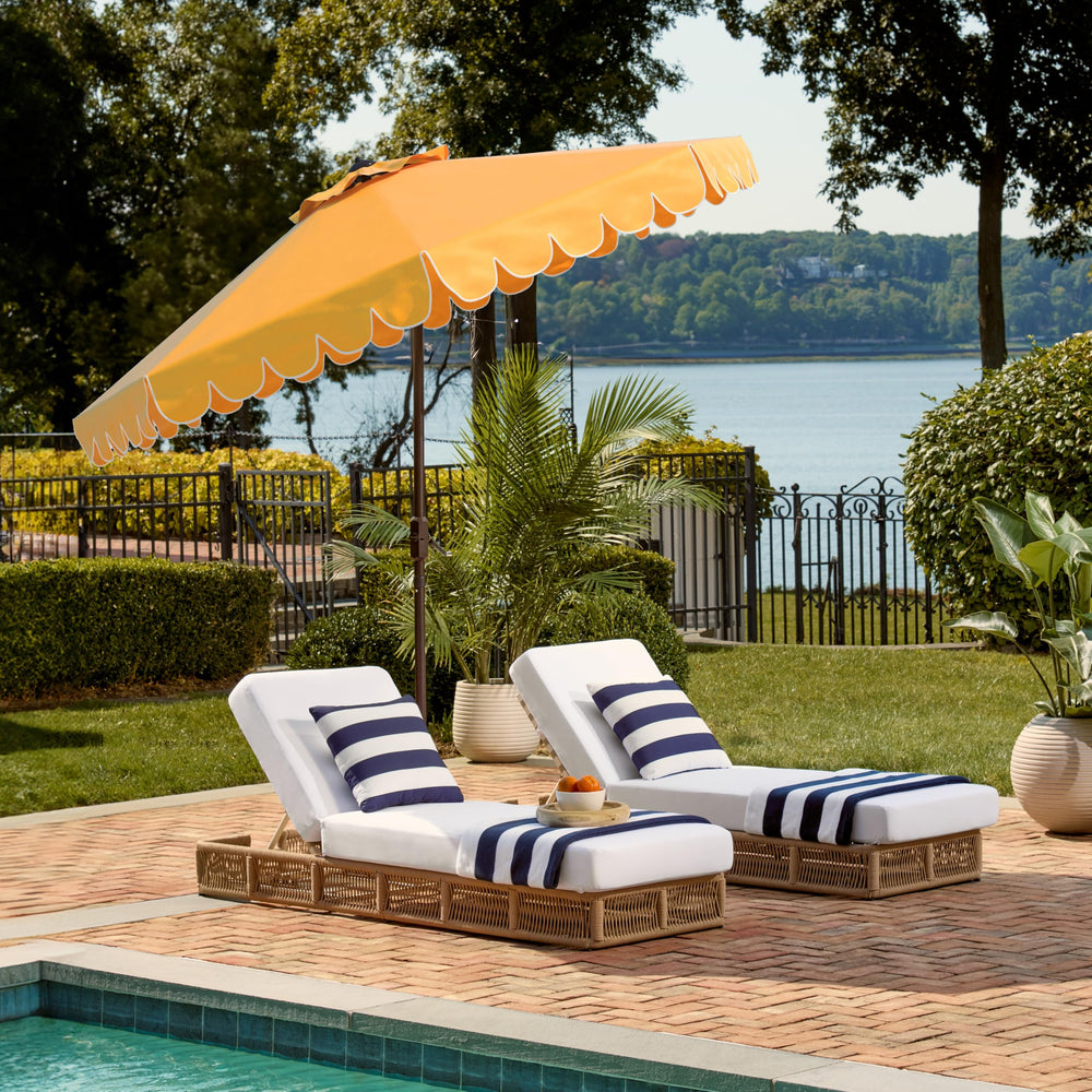 SAFAVIEH side view of scallop trim showcasing elegant edge and classic resort look