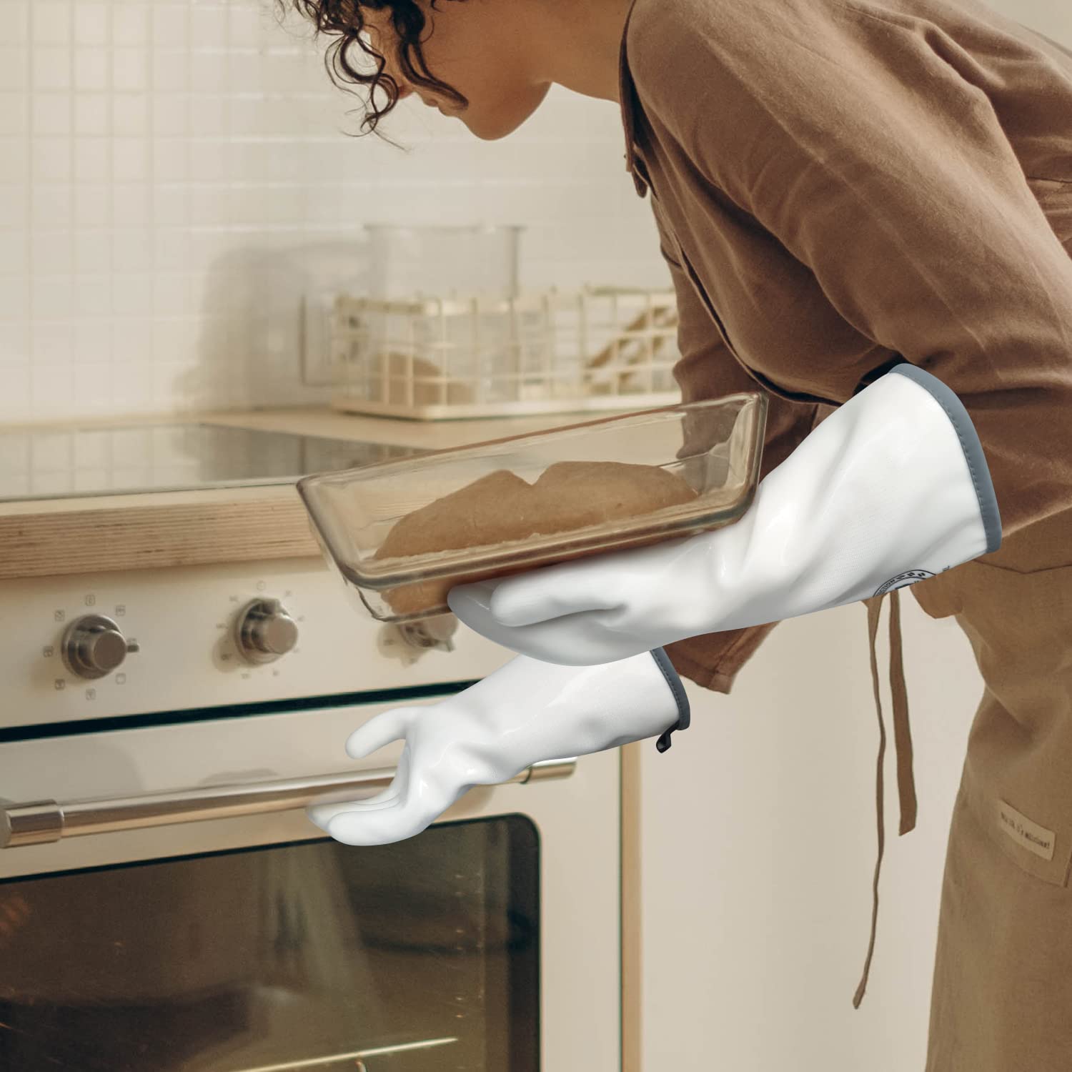 SAFETY PROTECTION LINGLI holding barbecue tongs at outdoor grill