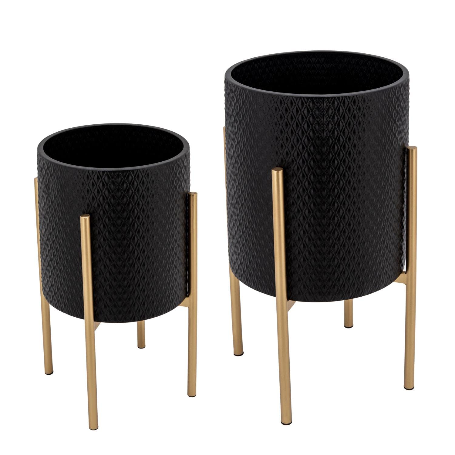 Sagebrook Home detail of metal stand and rim highlighting sturdy support and polish